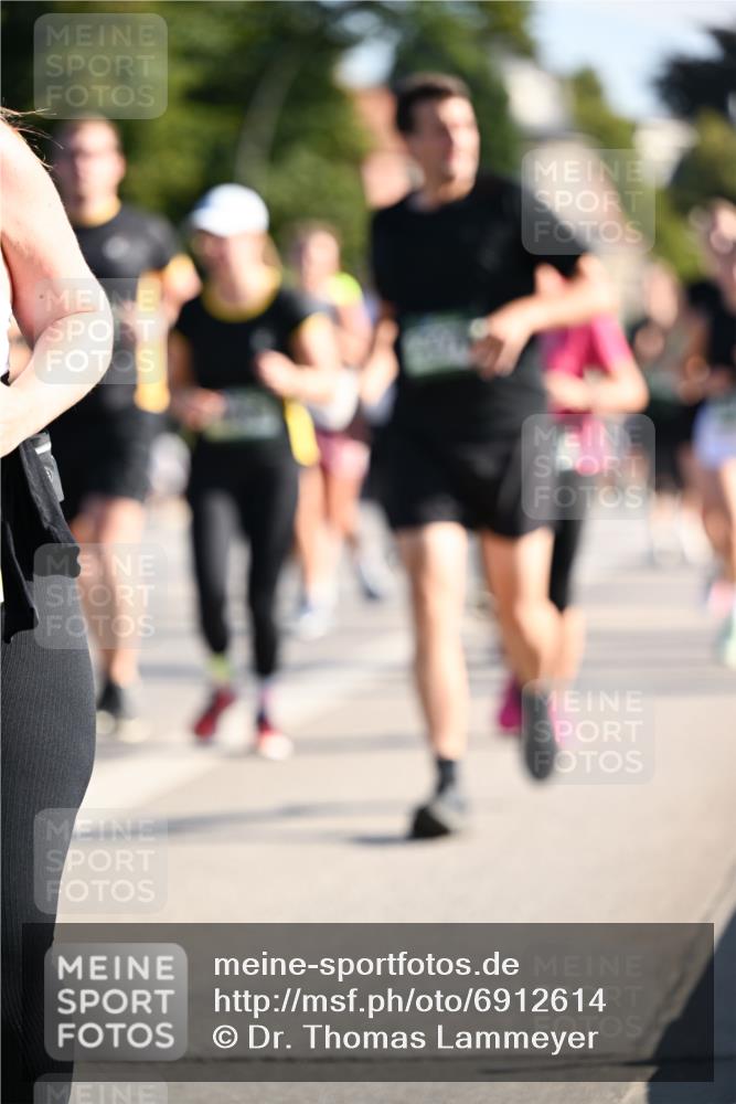 01.09.2024 - BARMER Alsterlauf Dr. Thomas Lammeyer http://msf.ph/oto/6912614 01.09.2024 09:46:19 Laufen  meine-sportfotos.de