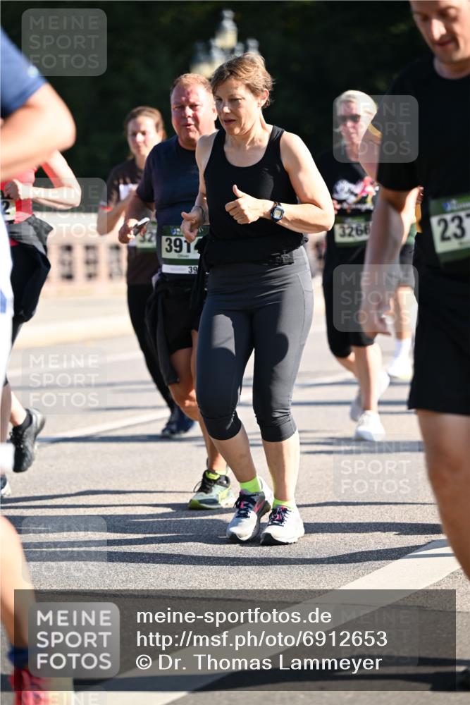 01.09.2024 - BARMER Alsterlauf Dr. Thomas Lammeyer http://msf.ph/oto/6912653 01.09.2024 09:46:20 Laufen 391, 39, 3266, 23 meine-sportfotos.de