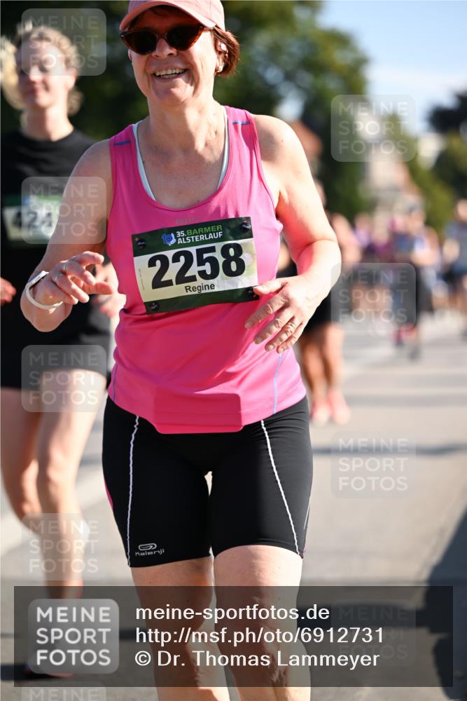 01.09.2024 - BARMER Alsterlauf Dr. Thomas Lammeyer http://msf.ph/oto/6912731 01.09.2024 09:46:24 Laufen 424, 35, 2258 meine-sportfotos.de
