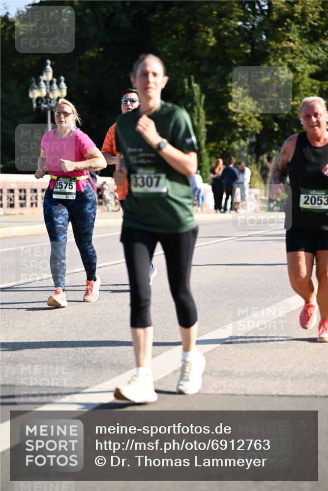 01.09.2024 - BARMER Alsterlauf Dr. Thomas Lammeyer http://msf.ph/oto/6912763 01.09.2024 09:46:26 Laufen 2575, 2575, 3307, 2053 meine-sportfotos.de