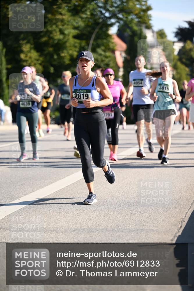 01.09.2024 - BARMER Alsterlauf Dr. Thomas Lammeyer http://msf.ph/oto/6912833 01.09.2024 09:46:29 Laufen 2819, 4639, 1791, 4964, 3819 meine-sportfotos.de