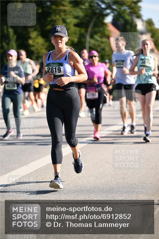 01.09.2024 - BARMER Alsterlauf Dr. Thomas Lammeyer http://msf.ph/oto/6912852 01.09.2024 09:46:30 Laufen 135, 2819, 2791, 3819 meine-sportfotos.de