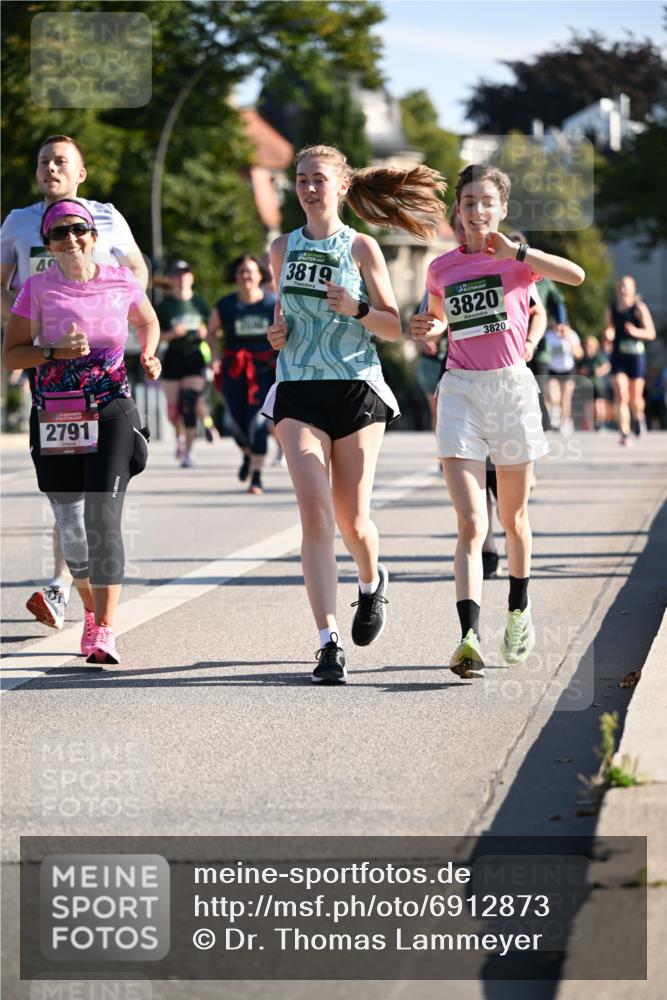 01.09.2024 - BARMER Alsterlauf Dr. Thomas Lammeyer http://msf.ph/oto/6912873 01.09.2024 09:46:31 Laufen 40, 3819, 2791, 3820, 3820 meine-sportfotos.de