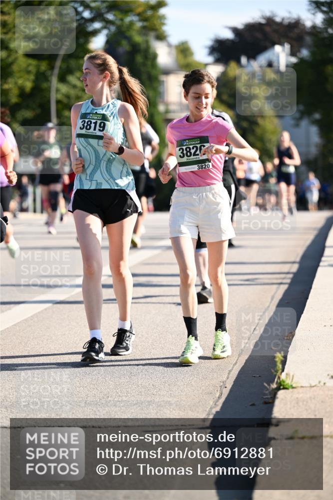 01.09.2024 - BARMER Alsterlauf Dr. Thomas Lammeyer http://msf.ph/oto/6912881 01.09.2024 09:46:31 Laufen 3819, 382, 3820 meine-sportfotos.de