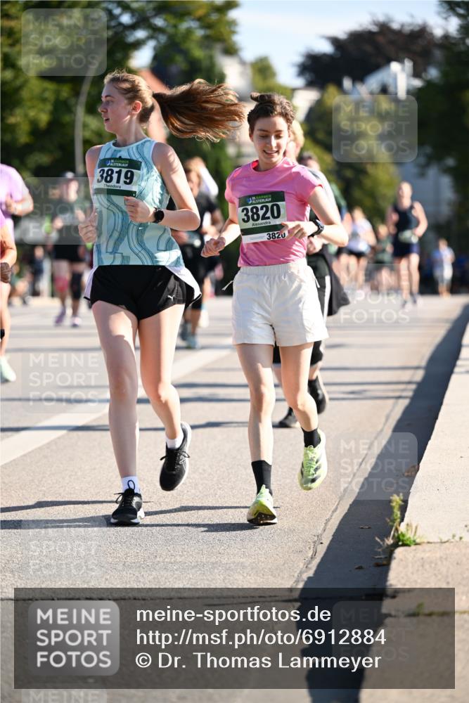 01.09.2024 - BARMER Alsterlauf Dr. Thomas Lammeyer http://msf.ph/oto/6912884 01.09.2024 09:46:32 Laufen 135, 3819, 3820, 3820 meine-sportfotos.de