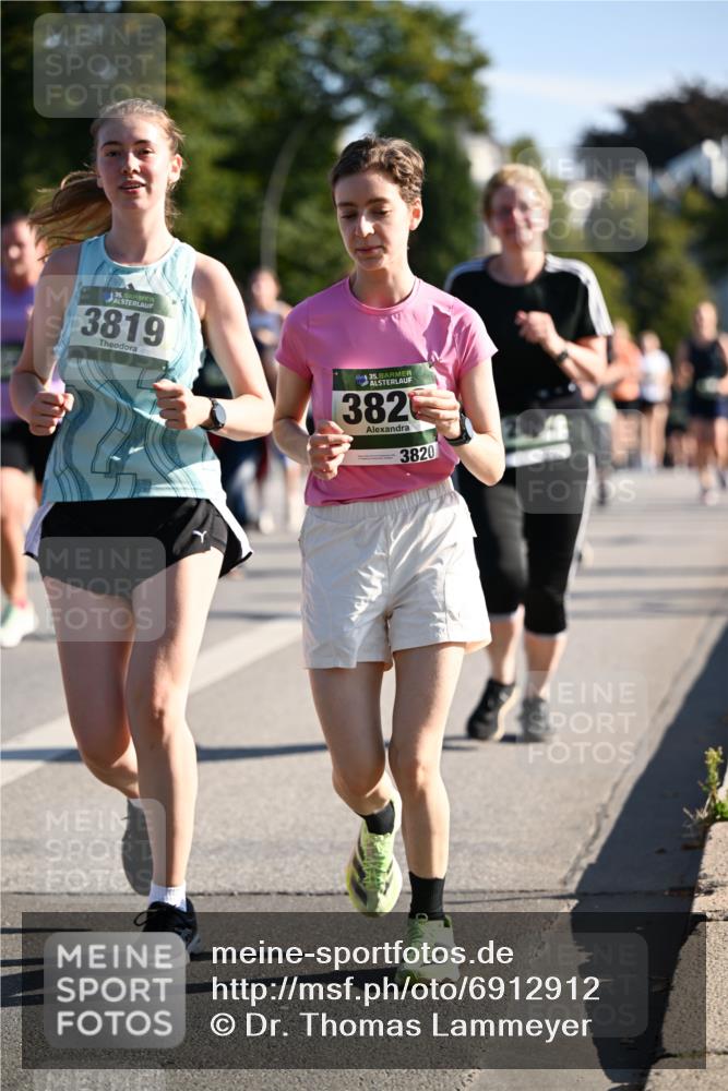 01.09.2024 - BARMER Alsterlauf Dr. Thomas Lammeyer http://msf.ph/oto/6912912 01.09.2024 09:46:33 Laufen 3819, 35, 382, 3820 meine-sportfotos.de