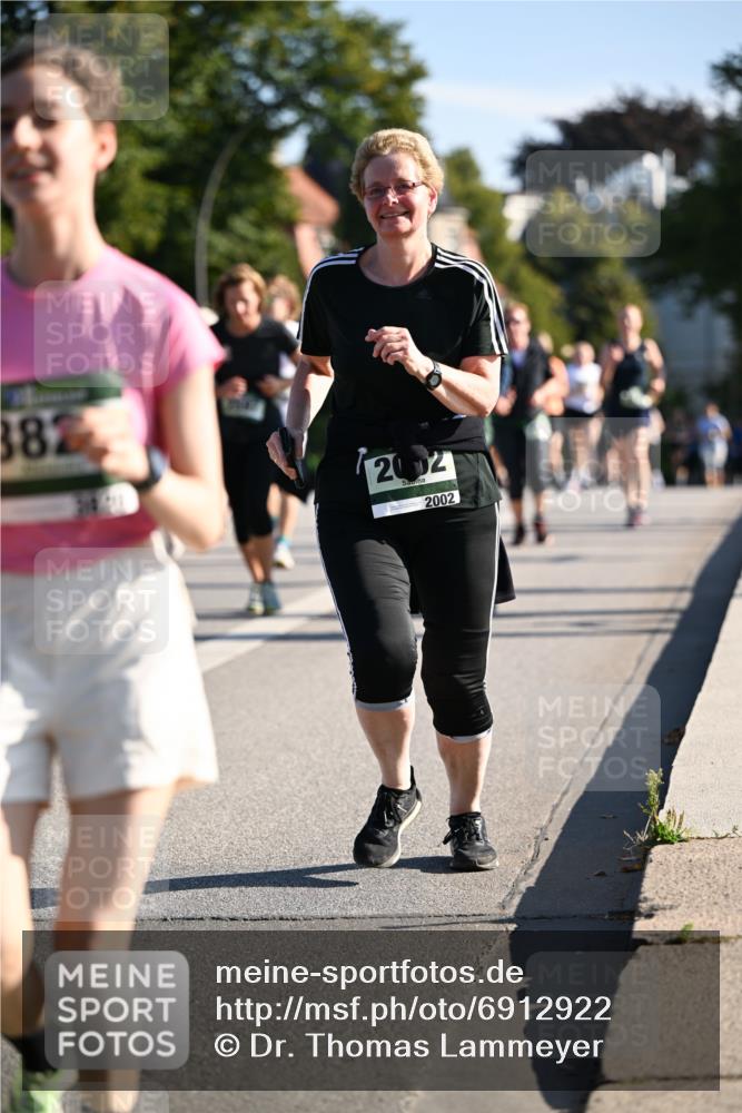 01.09.2024 - BARMER Alsterlauf Dr. Thomas Lammeyer http://msf.ph/oto/6912922 01.09.2024 09:46:34 Laufen 382, 2002, 2002 meine-sportfotos.de