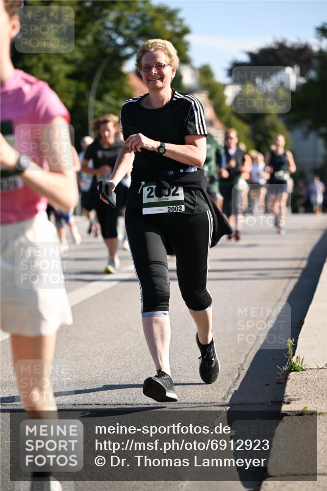 01.09.2024 - BARMER Alsterlauf Dr. Thomas Lammeyer http://msf.ph/oto/6912923 01.09.2024 09:46:34 Laufen 2002, 2002 meine-sportfotos.de