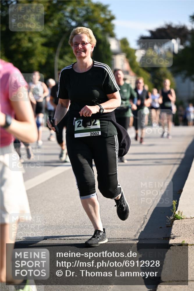01.09.2024 - BARMER Alsterlauf Dr. Thomas Lammeyer http://msf.ph/oto/6912928 01.09.2024 09:46:34 Laufen 2002, 2002 meine-sportfotos.de