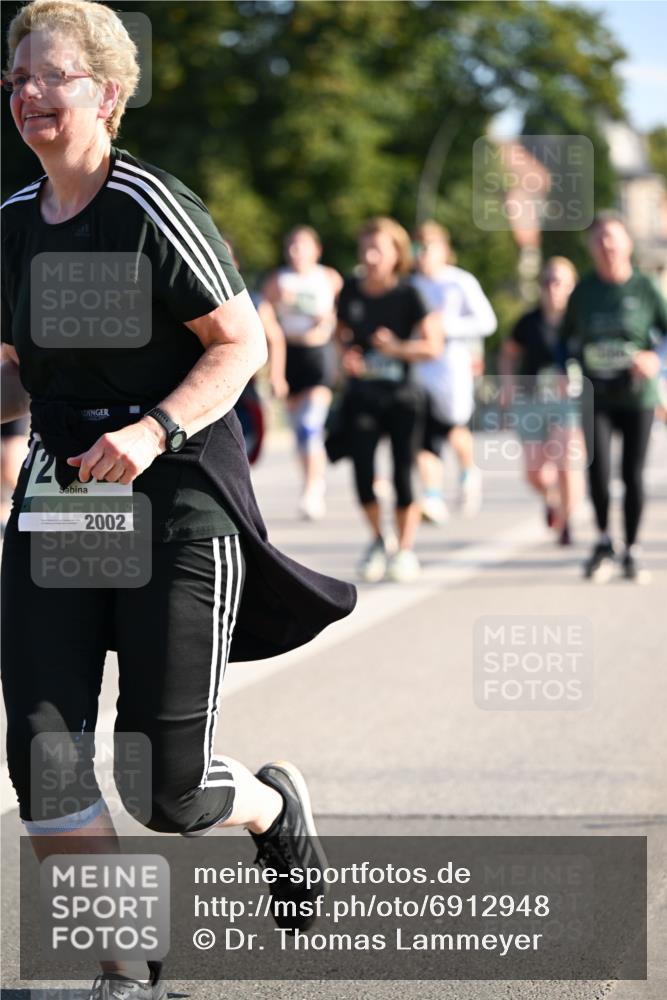 01.09.2024 - BARMER Alsterlauf Dr. Thomas Lammeyer http://msf.ph/oto/6912948 01.09.2024 09:46:35 Laufen 2002 meine-sportfotos.de