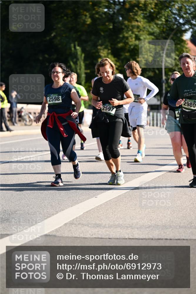 01.09.2024 - BARMER Alsterlauf Dr. Thomas Lammeyer http://msf.ph/oto/6912973 01.09.2024 09:46:36 Laufen 2598, 2597, 20, 2980 meine-sportfotos.de