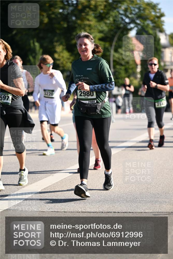 01.09.2024 - BARMER Alsterlauf Dr. Thomas Lammeyer http://msf.ph/oto/6912996 01.09.2024 09:46:37 Laufen 597, 2980, 2980, 2140 meine-sportfotos.de