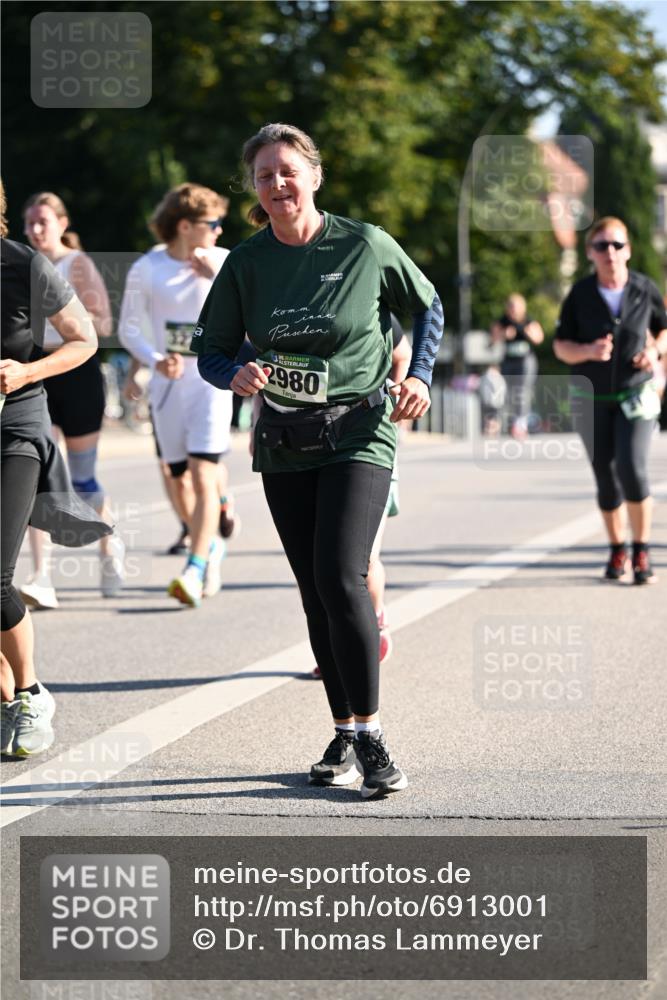 01.09.2024 - BARMER Alsterlauf Dr. Thomas Lammeyer http://msf.ph/oto/6913001 01.09.2024 09:46:37 Laufen 35, 2980 meine-sportfotos.de