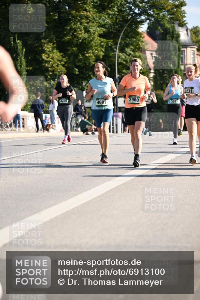 01.09.2024 - BARMER Alsterlauf Dr. Thomas Lammeyer http://msf.ph/oto/6913100 01.09.2024 09:46:42 Laufen 2960, 3320, 4691, 3081, 8231 meine-sportfotos.de