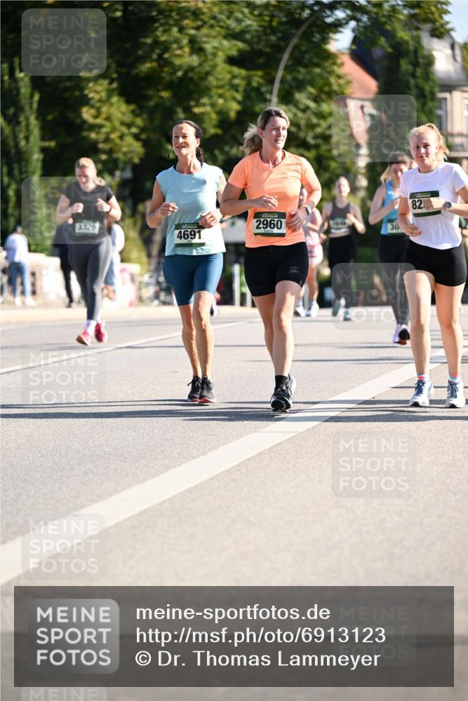 01.09.2024 - BARMER Alsterlauf Dr. Thomas Lammeyer http://msf.ph/oto/6913123 01.09.2024 09:46:42 Laufen 3320, 4691, 2960, 30, 82 meine-sportfotos.de