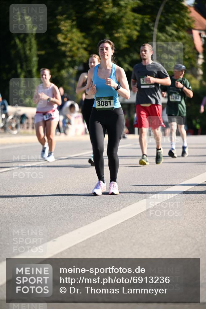 01.09.2024 - BARMER Alsterlauf Dr. Thomas Lammeyer http://msf.ph/oto/6913236 01.09.2024 09:46:46 Laufen 3081 meine-sportfotos.de