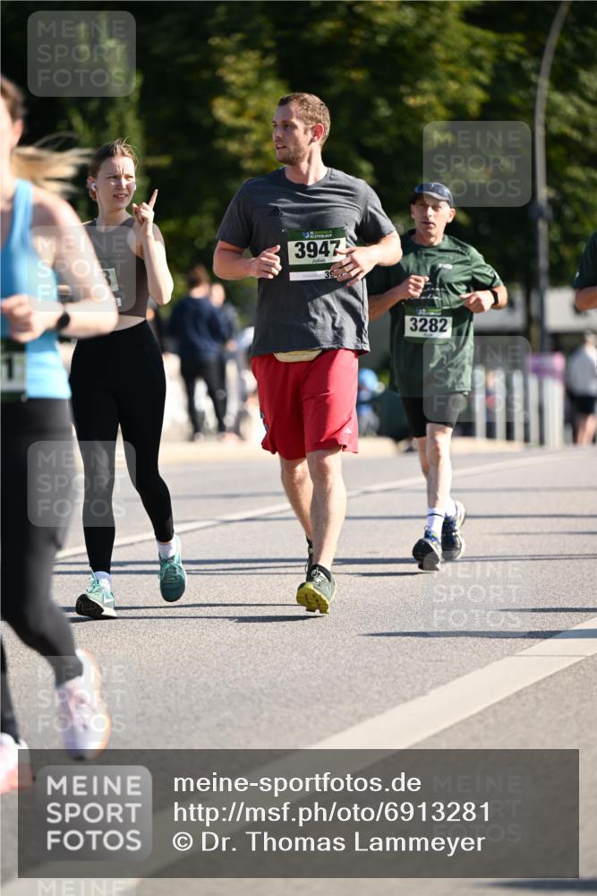 01.09.2024 - BARMER Alsterlauf Dr. Thomas Lammeyer http://msf.ph/oto/6913281 01.09.2024 09:46:48 Laufen 3, 3947, 3282 meine-sportfotos.de
