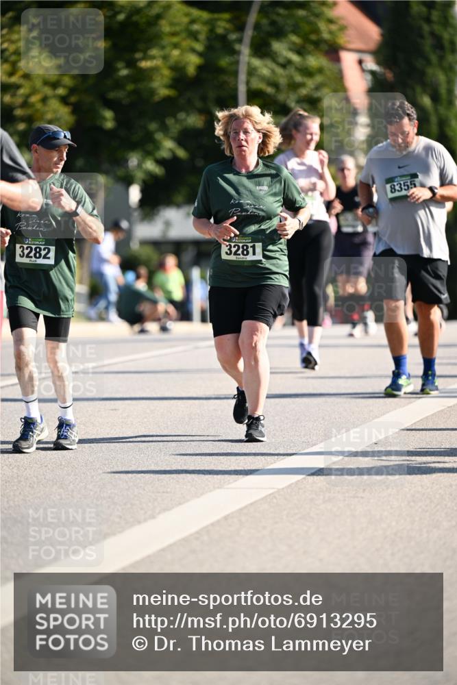 01.09.2024 - BARMER Alsterlauf Dr. Thomas Lammeyer http://msf.ph/oto/6913295 01.09.2024 09:46:49 Laufen 3282, 3281, 8355 meine-sportfotos.de