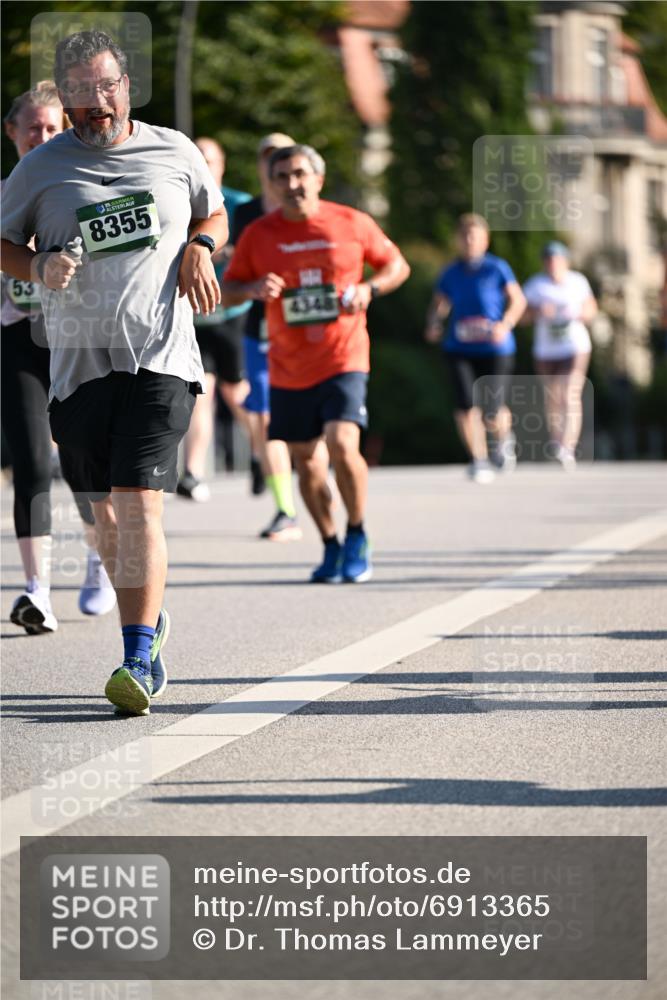 01.09.2024 - BARMER Alsterlauf Dr. Thomas Lammeyer http://msf.ph/oto/6913365 01.09.2024 09:46:52 Laufen 53, 35, 8355, 4348 meine-sportfotos.de
