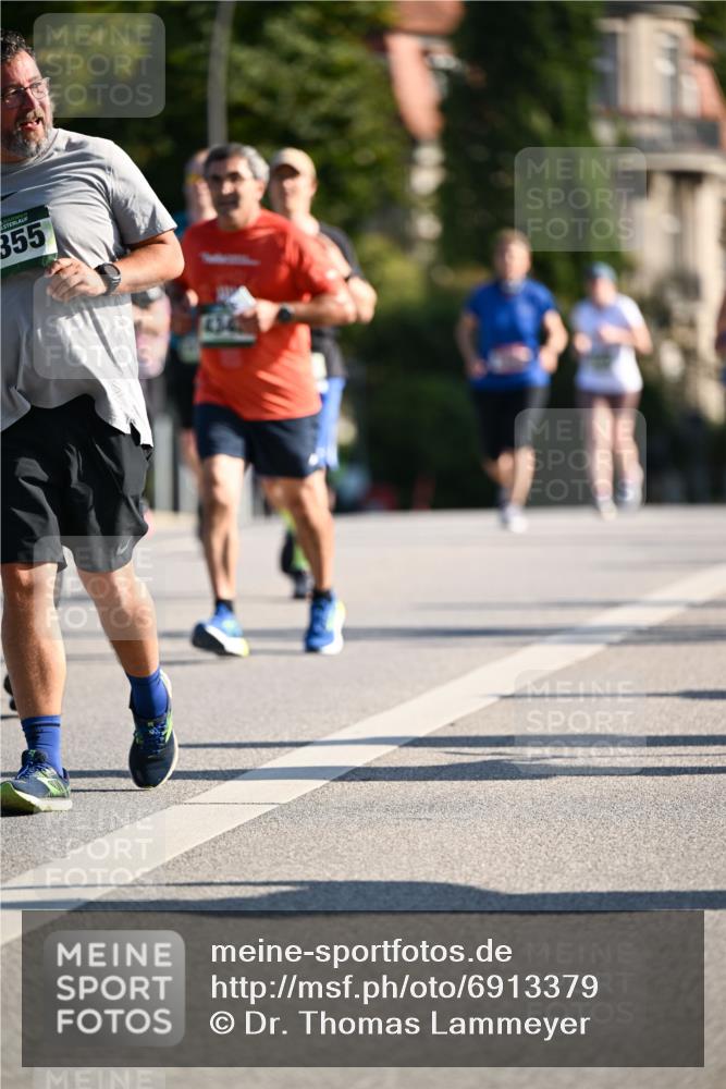 01.09.2024 - BARMER Alsterlauf Dr. Thomas Lammeyer http://msf.ph/oto/6913379 01.09.2024 09:46:52 Laufen 355 meine-sportfotos.de