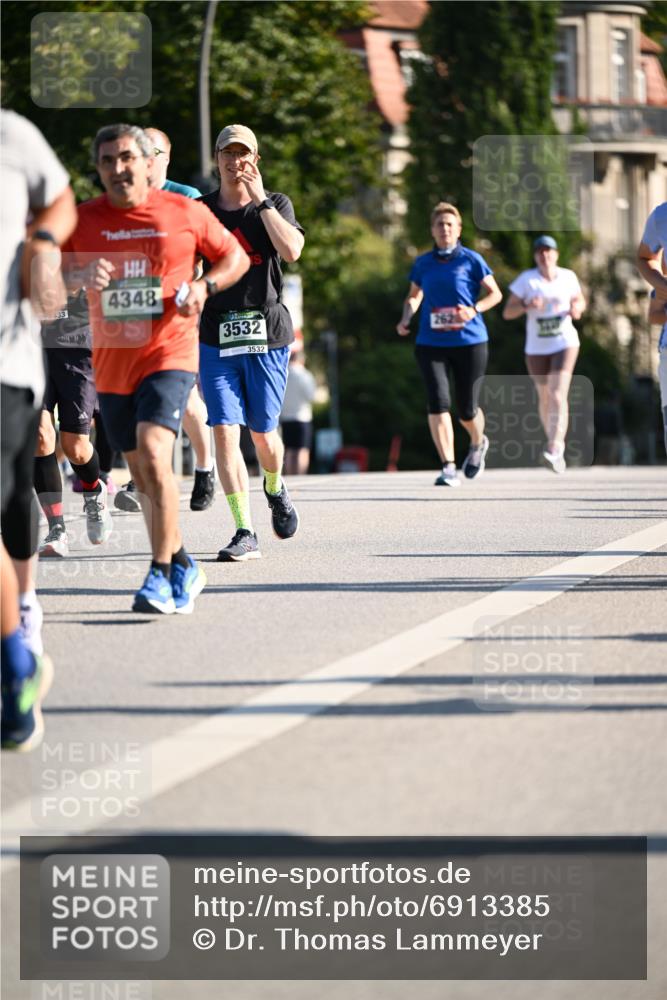01.09.2024 - BARMER Alsterlauf Dr. Thomas Lammeyer http://msf.ph/oto/6913385 01.09.2024 09:46:52 Laufen 533, 4348, 3532, 3532 meine-sportfotos.de