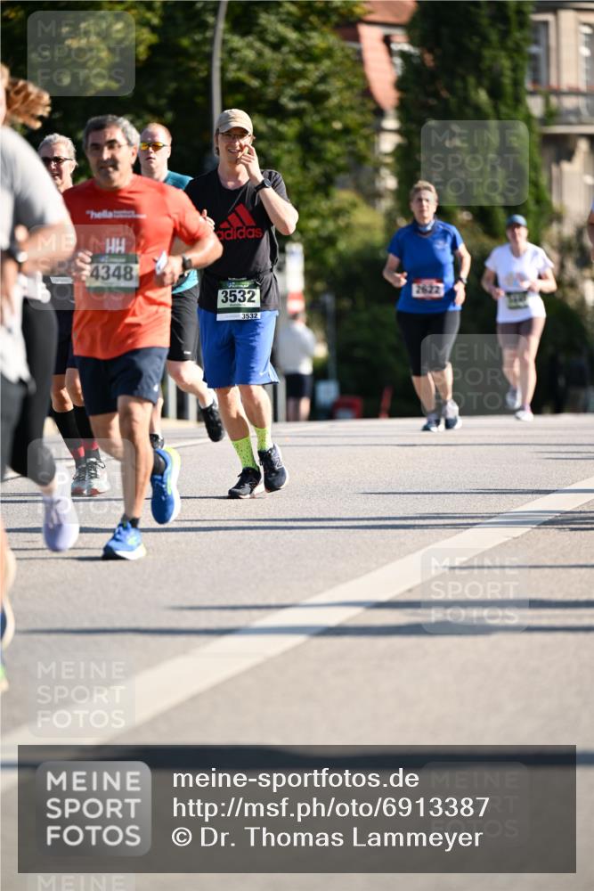 01.09.2024 - BARMER Alsterlauf Dr. Thomas Lammeyer http://msf.ph/oto/6913387 01.09.2024 09:46:53 Laufen 4348, 3532, 3532, 2622 meine-sportfotos.de