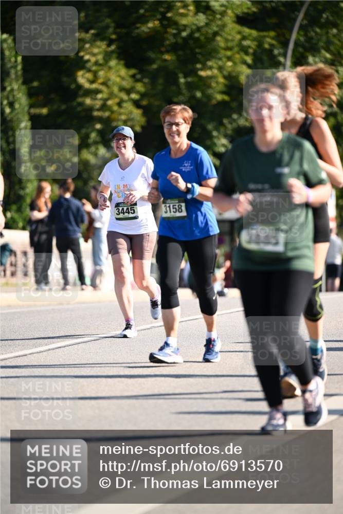 01.09.2024 - BARMER Alsterlauf Dr. Thomas Lammeyer http://msf.ph/oto/6913570 01.09.2024 09:47:00 Laufen 3445, 3158, 34415 meine-sportfotos.de