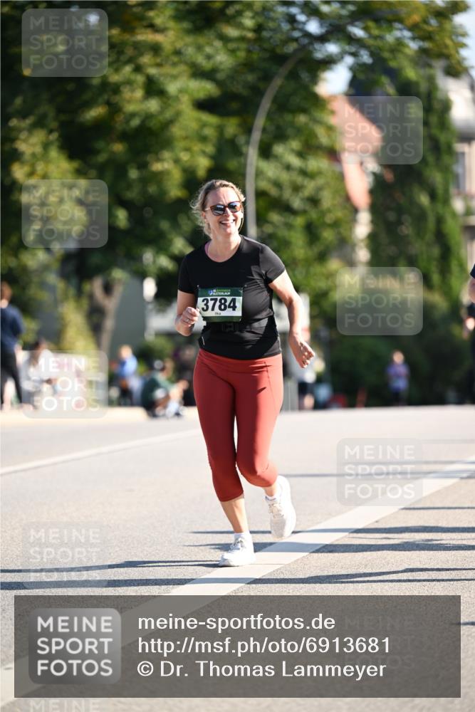 01.09.2024 - BARMER Alsterlauf Dr. Thomas Lammeyer http://msf.ph/oto/6913681 01.09.2024 09:47:03 Laufen 3784 meine-sportfotos.de