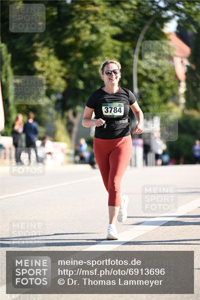 01.09.2024 - BARMER Alsterlauf Dr. Thomas Lammeyer http://msf.ph/oto/6913696 01.09.2024 09:47:03 Laufen 3784 meine-sportfotos.de