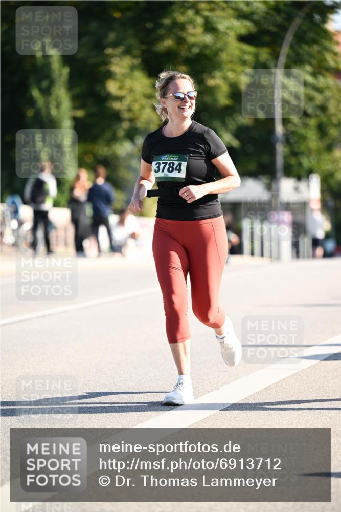 01.09.2024 - BARMER Alsterlauf Dr. Thomas Lammeyer http://msf.ph/oto/6913712 01.09.2024 09:47:04 Laufen 3784 meine-sportfotos.de