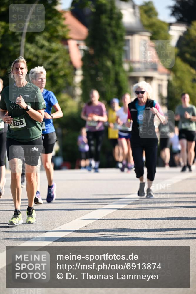 01.09.2024 - BARMER Alsterlauf Dr. Thomas Lammeyer http://msf.ph/oto/6913874 01.09.2024 09:47:10 Laufen 2468 meine-sportfotos.de