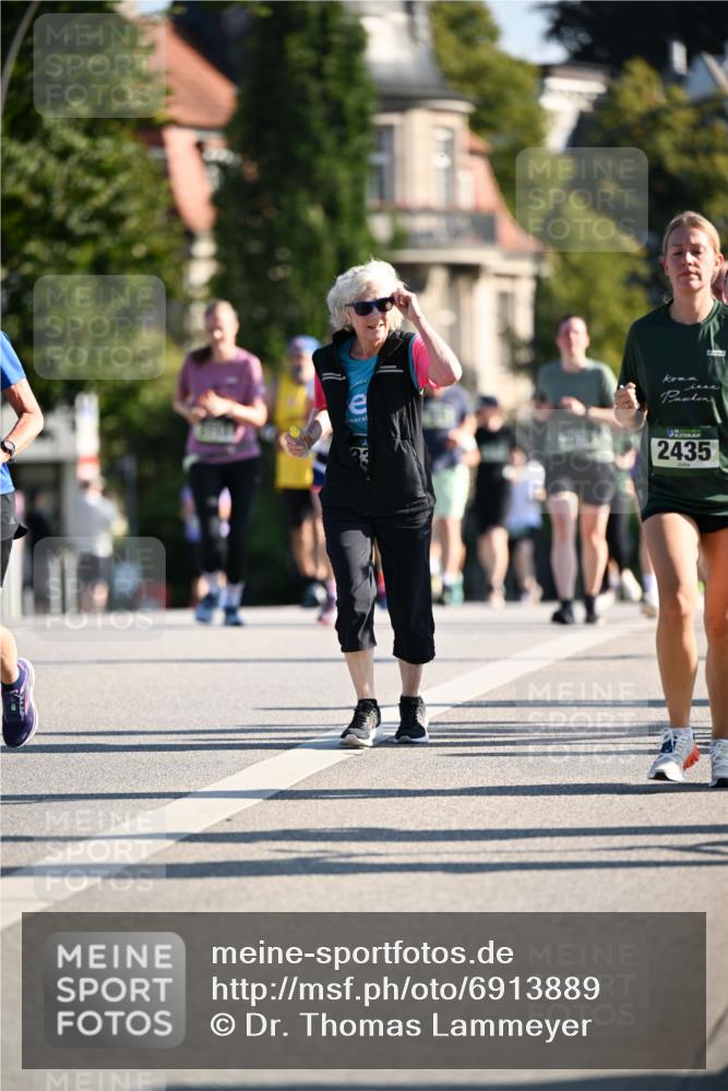 01.09.2024 - BARMER Alsterlauf Dr. Thomas Lammeyer http://msf.ph/oto/6913889 01.09.2024 09:47:11 Laufen 2435 meine-sportfotos.de