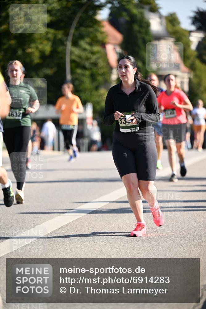 01.09.2024 - BARMER Alsterlauf Dr. Thomas Lammeyer http://msf.ph/oto/6914283 01.09.2024 09:47:24 Laufen 4632, 35, 33, 3395 meine-sportfotos.de