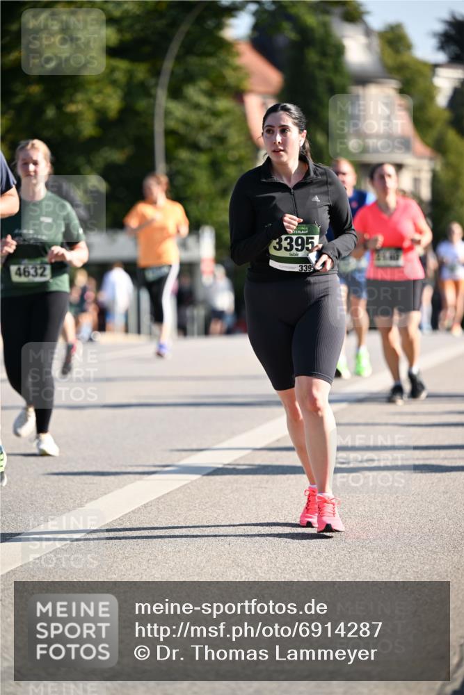 01.09.2024 - BARMER Alsterlauf Dr. Thomas Lammeyer http://msf.ph/oto/6914287 01.09.2024 09:47:24 Laufen 4632, 3395, 3395 meine-sportfotos.de