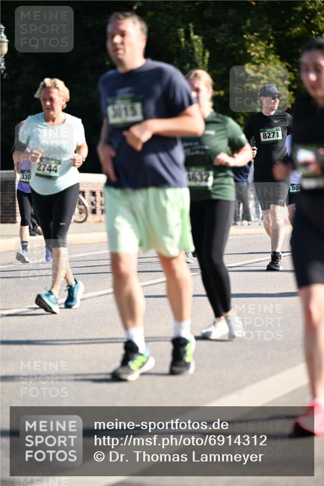 01.09.2024 - BARMER Alsterlauf Dr. Thomas Lammeyer http://msf.ph/oto/6914312 01.09.2024 09:47:25 Laufen 330, 2744, 3115, 8271, 504 meine-sportfotos.de