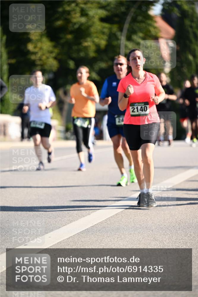 01.09.2024 - BARMER Alsterlauf Dr. Thomas Lammeyer http://msf.ph/oto/6914335 01.09.2024 09:47:27 Laufen 2140 meine-sportfotos.de