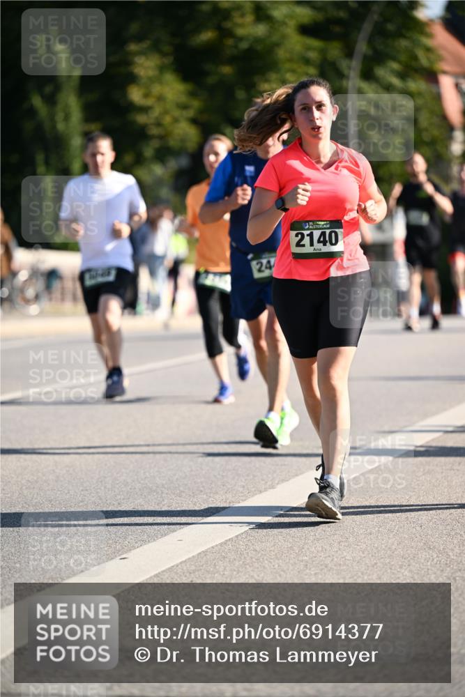 01.09.2024 - BARMER Alsterlauf Dr. Thomas Lammeyer http://msf.ph/oto/6914377 01.09.2024 09:47:27 Laufen 1300, 24, 2140 meine-sportfotos.de