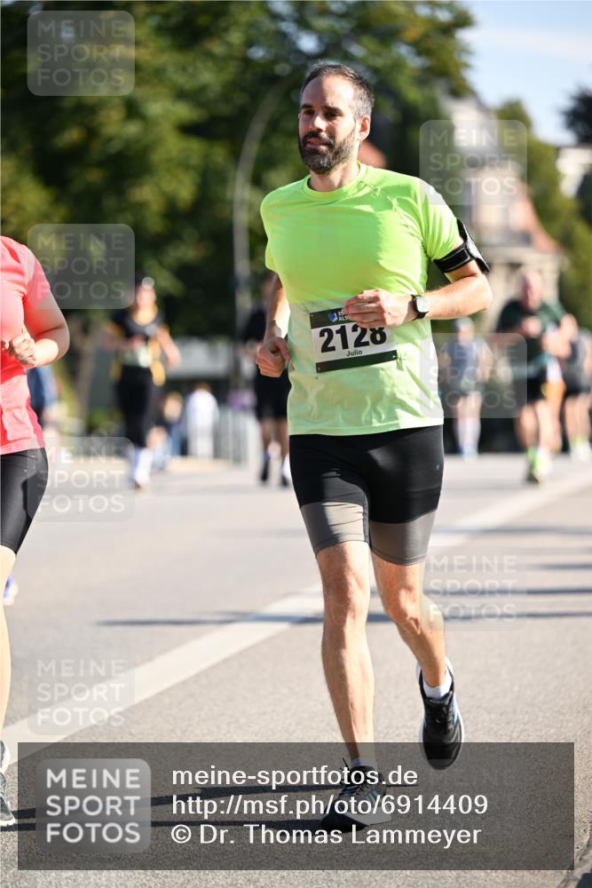 01.09.2024 - BARMER Alsterlauf Dr. Thomas Lammeyer http://msf.ph/oto/6914409 01.09.2024 09:47:29 Laufen 2128 meine-sportfotos.de
