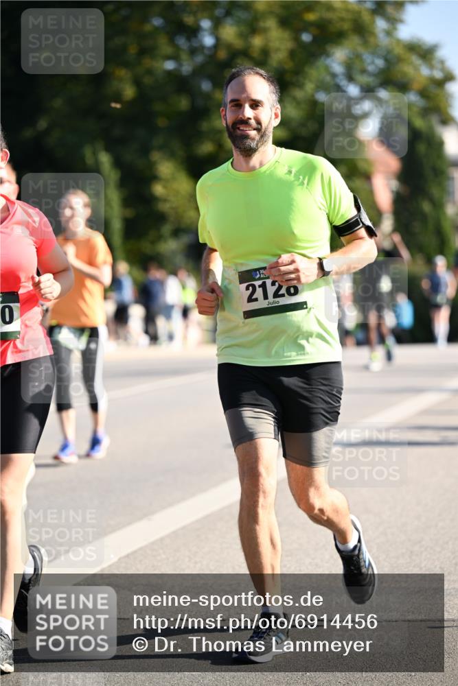 01.09.2024 - BARMER Alsterlauf Dr. Thomas Lammeyer http://msf.ph/oto/6914456 01.09.2024 09:47:30 Laufen 0, 1035, 2120 meine-sportfotos.de