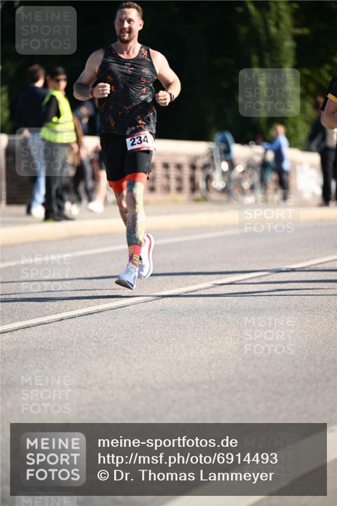 01.09.2024 - BARMER Alsterlauf Dr. Thomas Lammeyer http://msf.ph/oto/6914493 01.09.2024 09:47:32 Laufen 234 meine-sportfotos.de