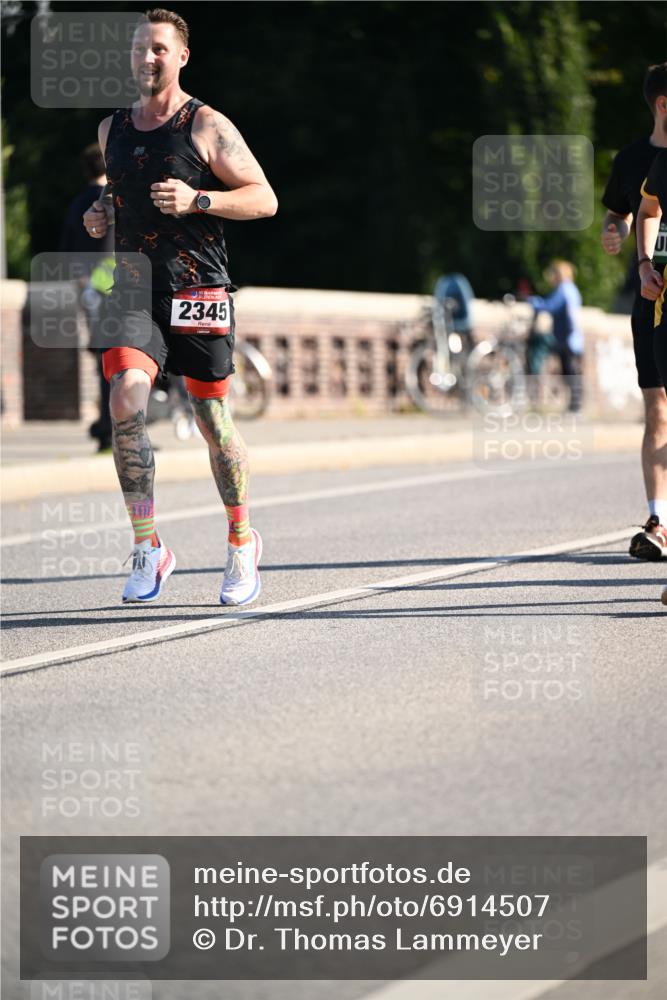 01.09.2024 - BARMER Alsterlauf Dr. Thomas Lammeyer http://msf.ph/oto/6914507 01.09.2024 09:47:33 Laufen 2345 meine-sportfotos.de