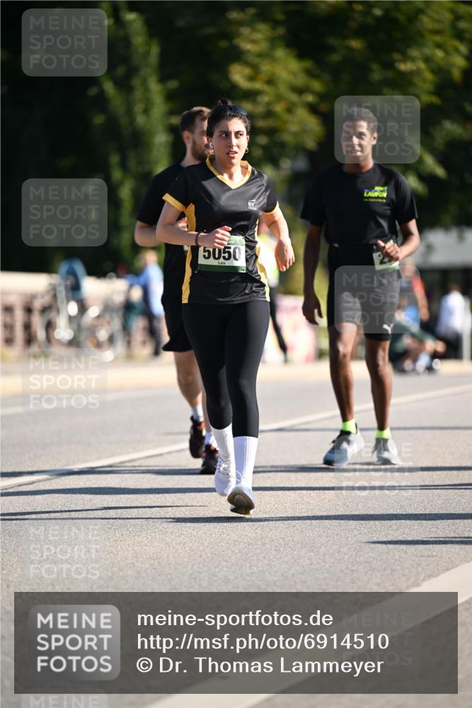 01.09.2024 - BARMER Alsterlauf Dr. Thomas Lammeyer http://msf.ph/oto/6914510 01.09.2024 09:47:33 Laufen 5050 meine-sportfotos.de