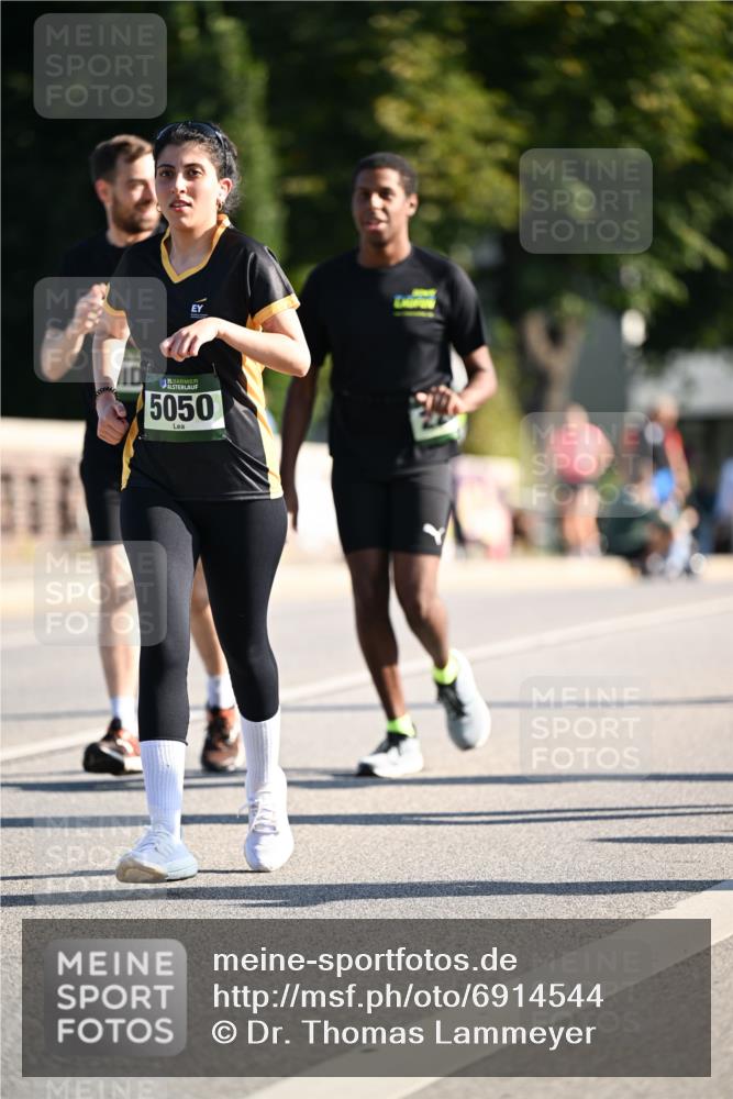 01.09.2024 - BARMER Alsterlauf Dr. Thomas Lammeyer http://msf.ph/oto/6914544 01.09.2024 09:47:34 Laufen 35, 5050 meine-sportfotos.de