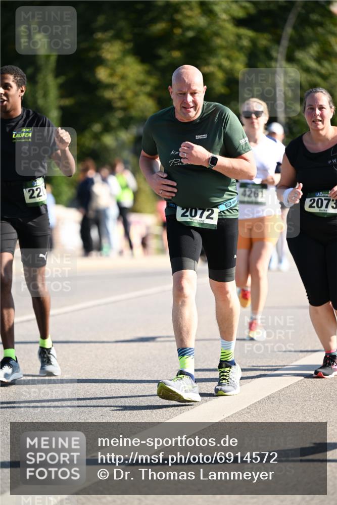 01.09.2024 - BARMER Alsterlauf Dr. Thomas Lammeyer http://msf.ph/oto/6914572 01.09.2024 09:47:35 Laufen 220, 35, 99, 2072, 4261, 2073 meine-sportfotos.de