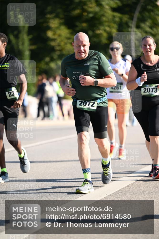 01.09.2024 - BARMER Alsterlauf Dr. Thomas Lammeyer http://msf.ph/oto/6914580 01.09.2024 09:47:36 Laufen 220, 2072, 4261, 2073 meine-sportfotos.de