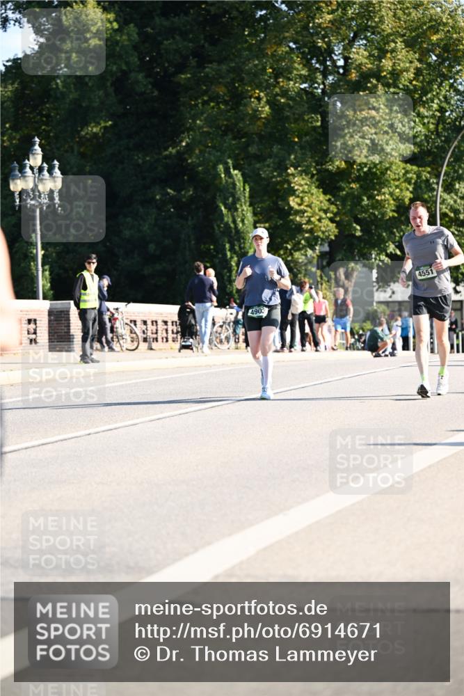 01.09.2024 - BARMER Alsterlauf Dr. Thomas Lammeyer http://msf.ph/oto/6914671 01.09.2024 09:47:40 Laufen 4551, 4903 meine-sportfotos.de