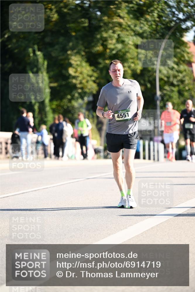 01.09.2024 - BARMER Alsterlauf Dr. Thomas Lammeyer http://msf.ph/oto/6914719 01.09.2024 09:47:42 Laufen 4551, 1 meine-sportfotos.de