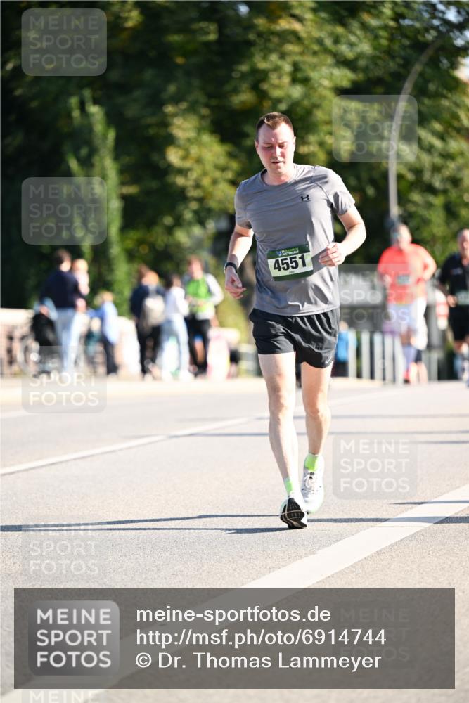 01.09.2024 - BARMER Alsterlauf Dr. Thomas Lammeyer http://msf.ph/oto/6914744 01.09.2024 09:47:42 Laufen 4551 meine-sportfotos.de