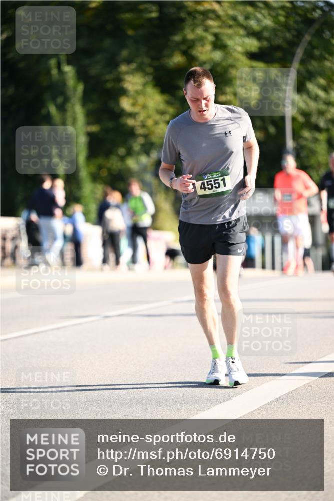 01.09.2024 - BARMER Alsterlauf Dr. Thomas Lammeyer http://msf.ph/oto/6914750 01.09.2024 09:47:42 Laufen 4551 meine-sportfotos.de