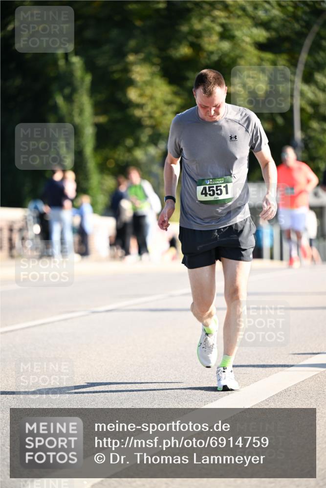 01.09.2024 - BARMER Alsterlauf Dr. Thomas Lammeyer http://msf.ph/oto/6914759 01.09.2024 09:47:43 Laufen 435, 4551 meine-sportfotos.de